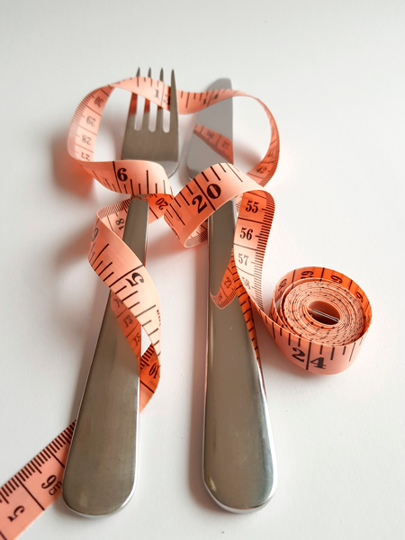 El problema esencial de la anorexia es la pérdida grave de peso, hasta llegar a límites peligrosos para la vida.